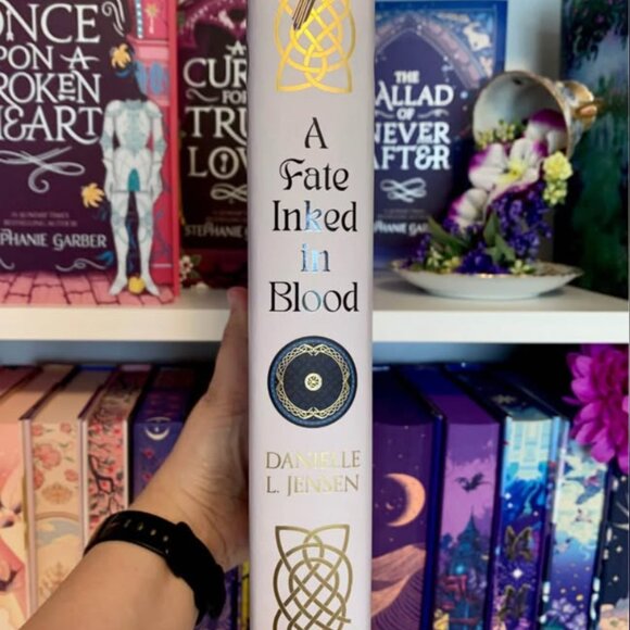 Fairyloot A Fate Inked in Blood special edition book - Picture 3 of 7